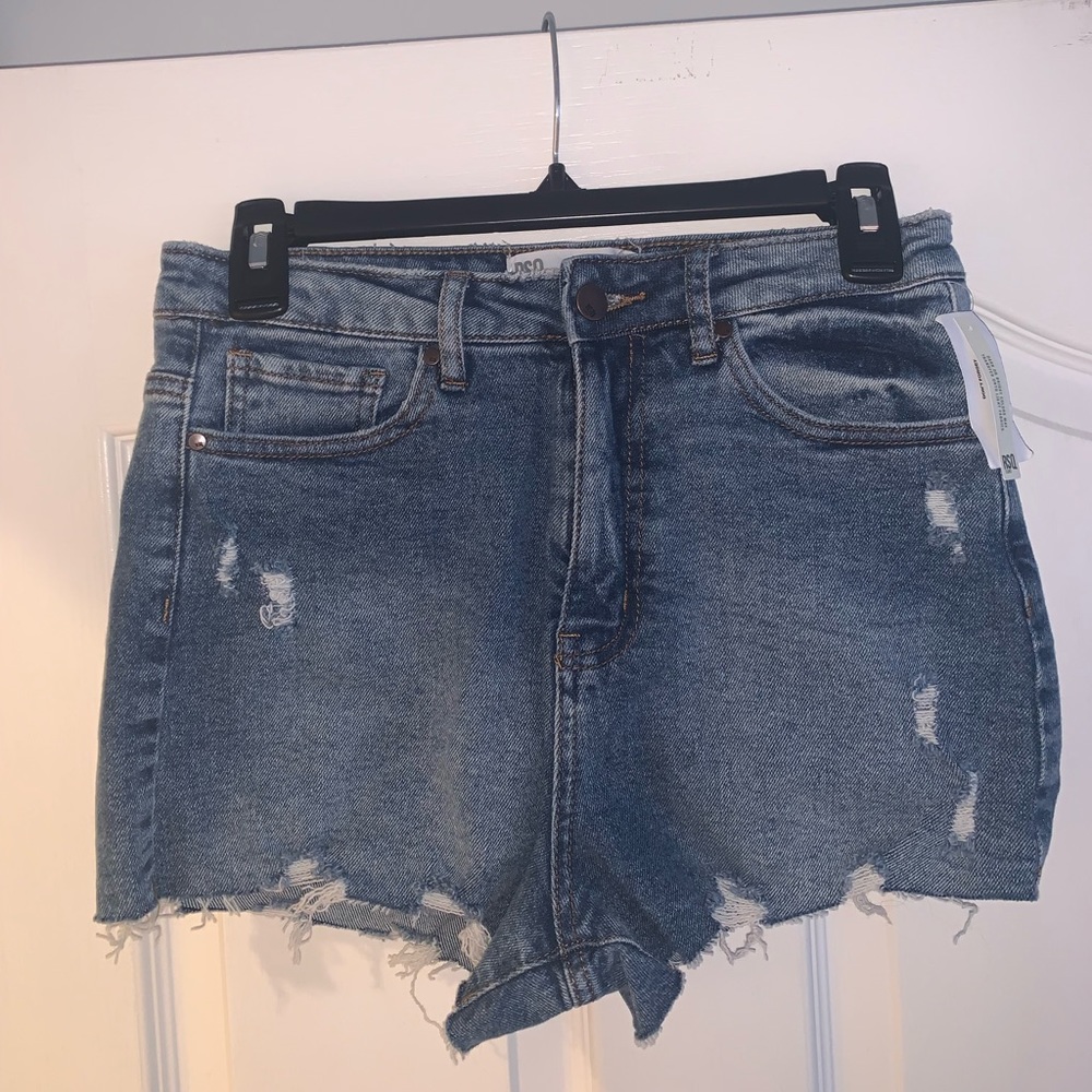 RSQ Curvy High Rise Frayed Demin Shorts- Medium Wash